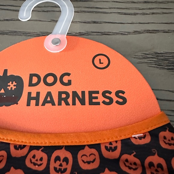 NWT Halloween dog harness - Picture 2 of 4